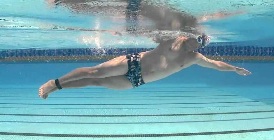 gomas natación nadar con una goma respiración equilibrio natación