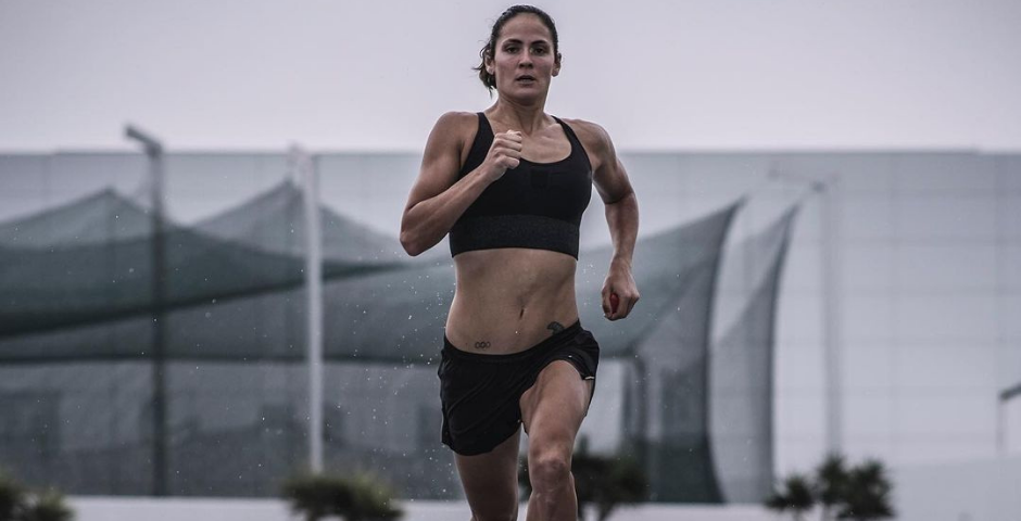 Sara Pérez Carrera a pie lanzarote