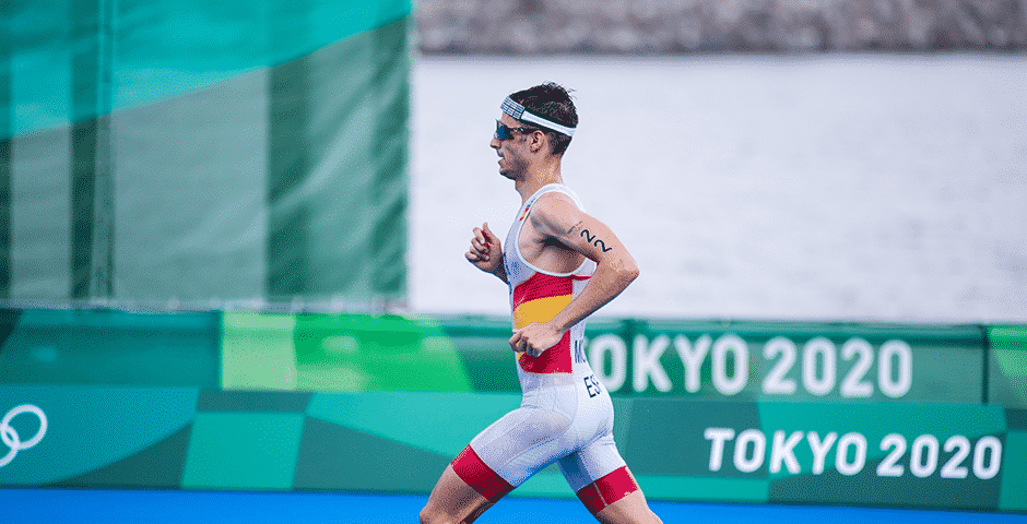 Mario Mola Carrera a pie