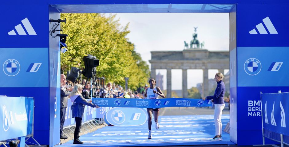 Assefa Maratón de Berlín 2023 adidas