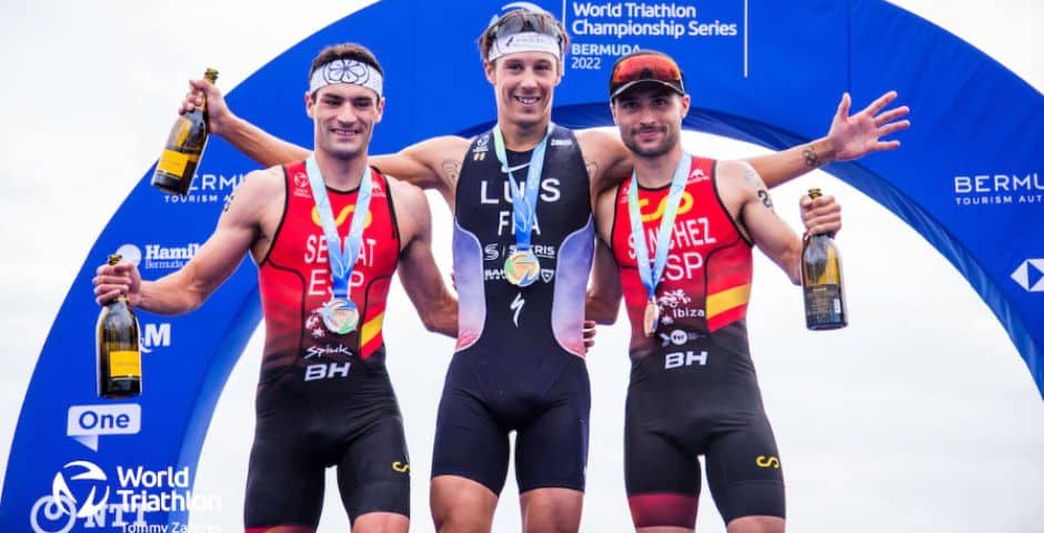 Roberto Sánchez Mantecón Antonio Serrat podio series mundiales