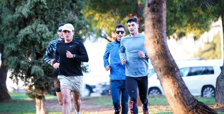Mario Mola Antonio Serrat carrera a pie