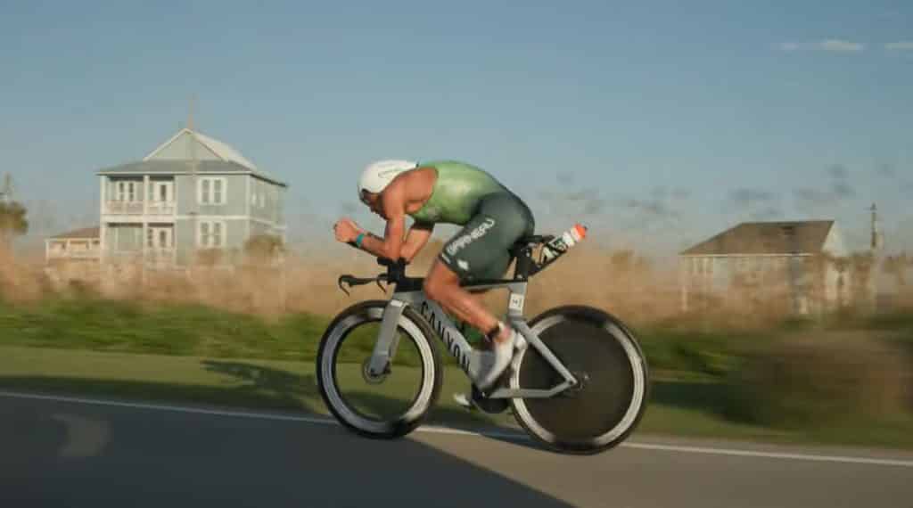 Lionel Sanders se impuso en el 70.3 de Texas