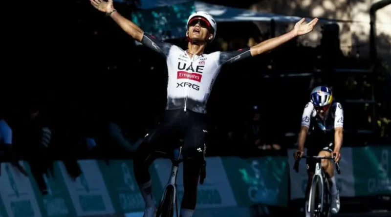 Isaac Del Toro entre los 3 mejores ciclistas del mundo de la UCI