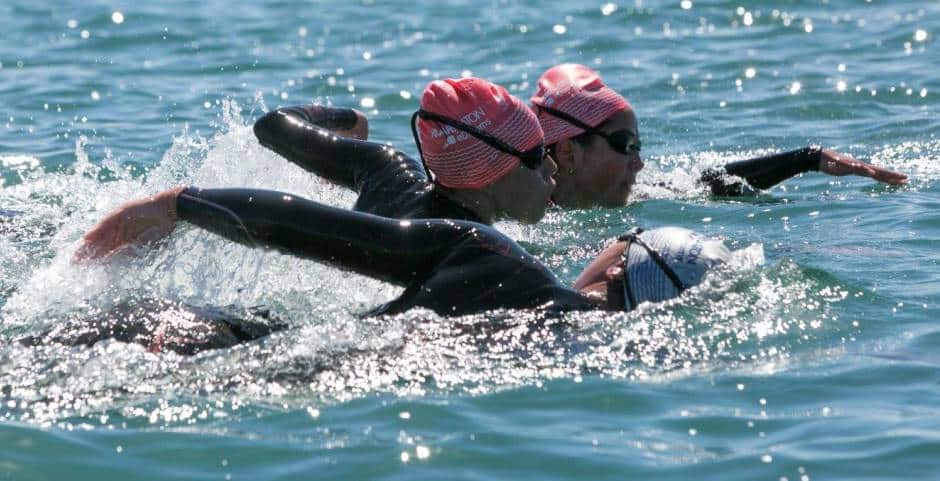 Natación aguas abiertas respirar cada tres brazadas patear en natación